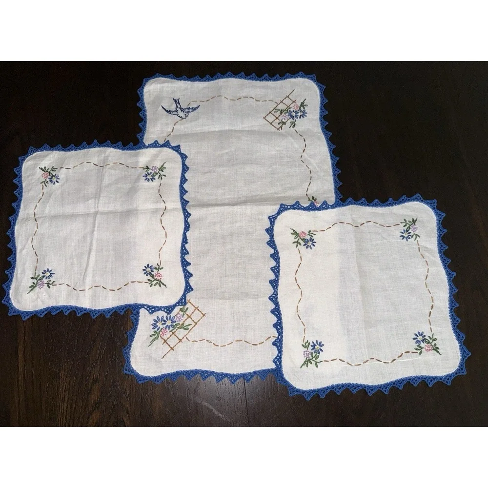 Vintage Embroidered Linen Doily 3 Pc w/ Crochet Trim Floral Dresser Scarf Runner